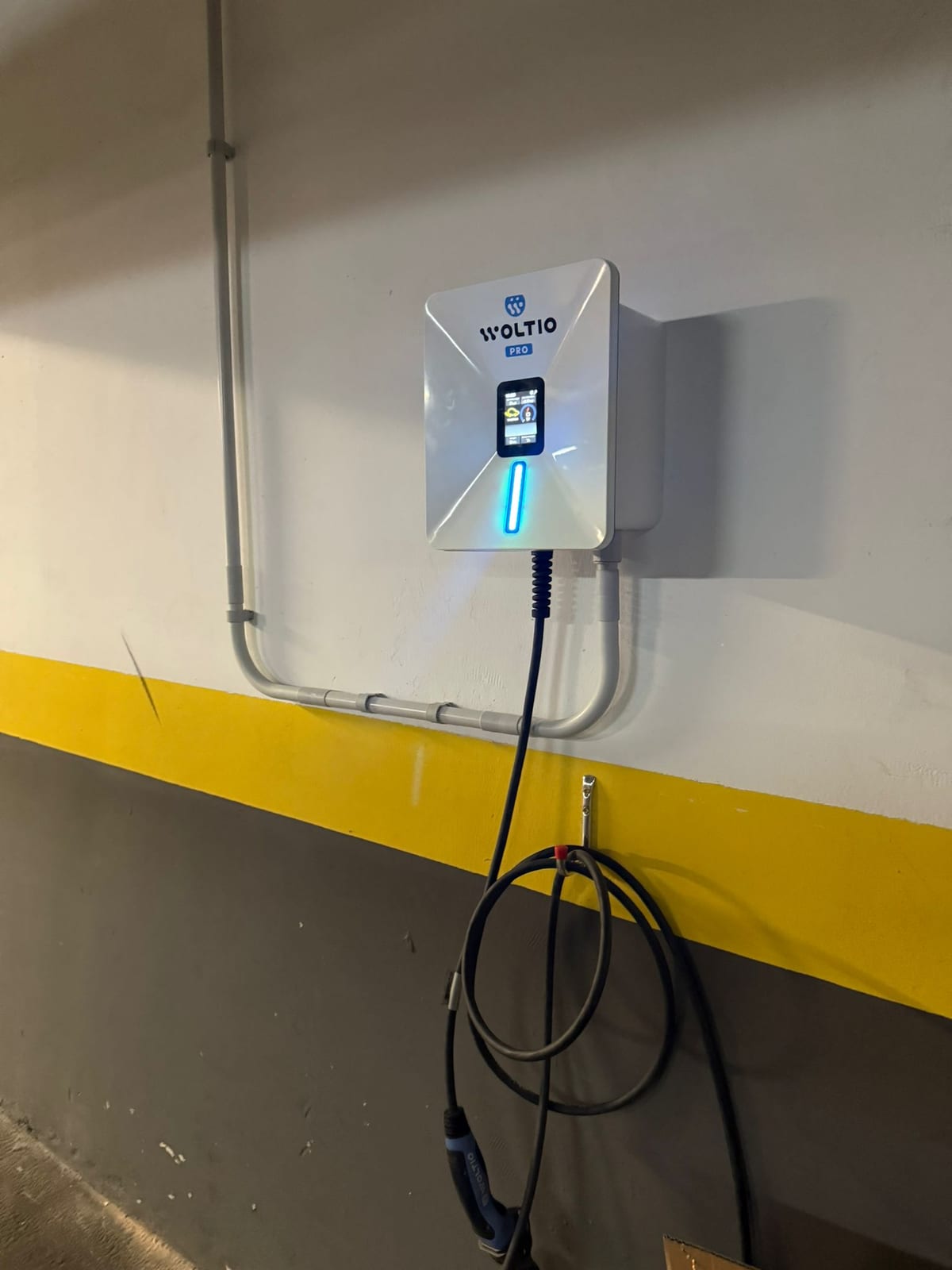 Punto de recarga de vehículo eléctrico instalado por Impulsa Energía